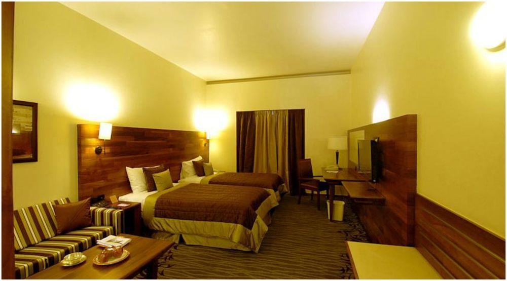 Vits Hotel Pune Exterior foto