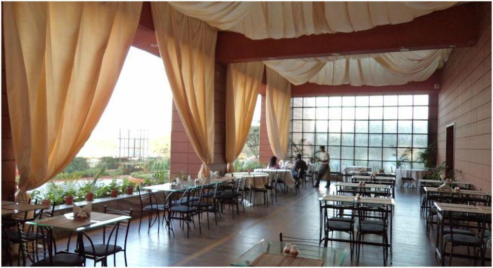 Vits Hotel Pune Exterior foto