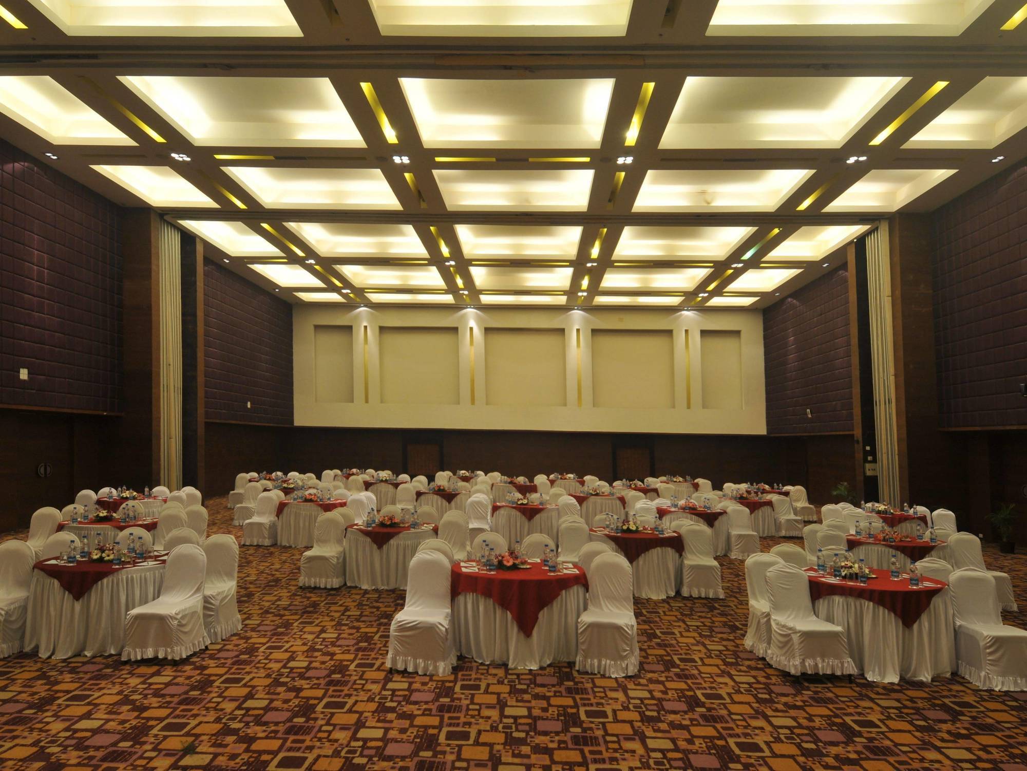 Vits Hotel Pune Exterior foto